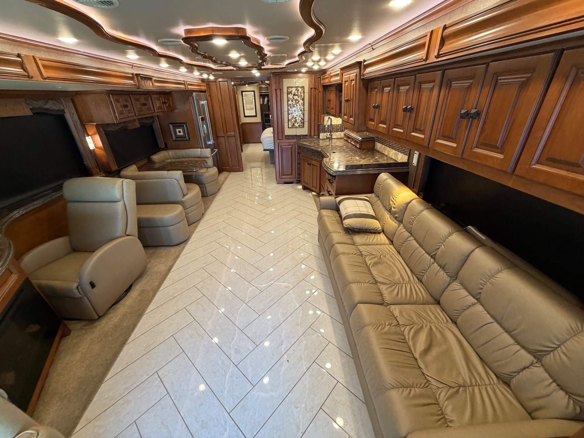 2016 Allegro Bus 45 OPP - Interior view