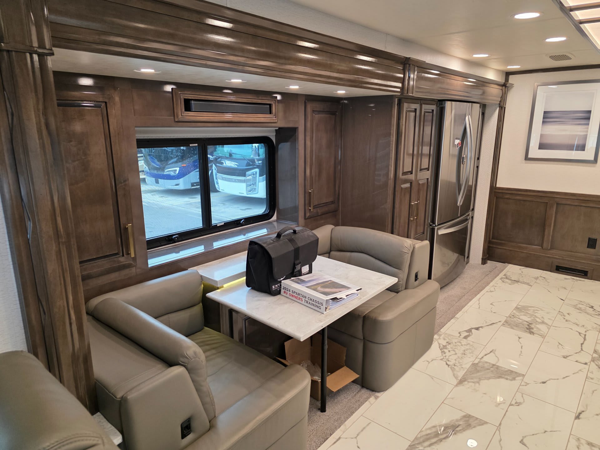 2023 Cornerstone 45R - Interior view 3