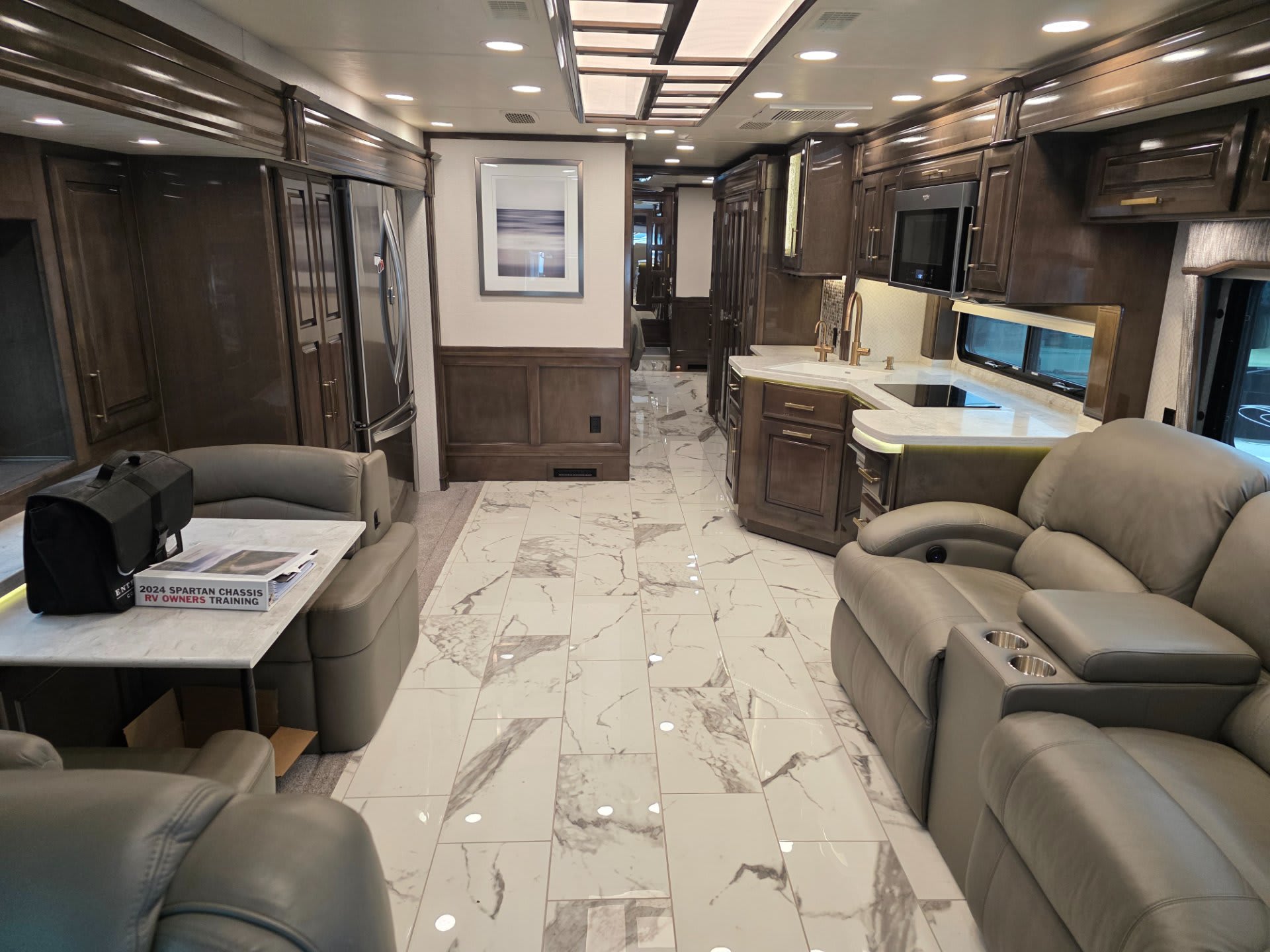 2023 Cornerstone 45R - Interior view