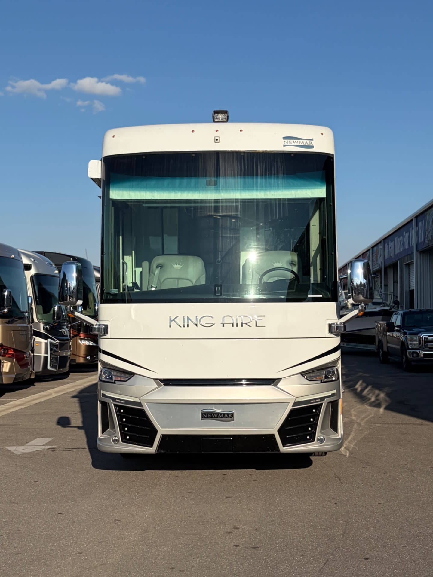 2022 Newmar King Aire 4531 - Exterior view 2
