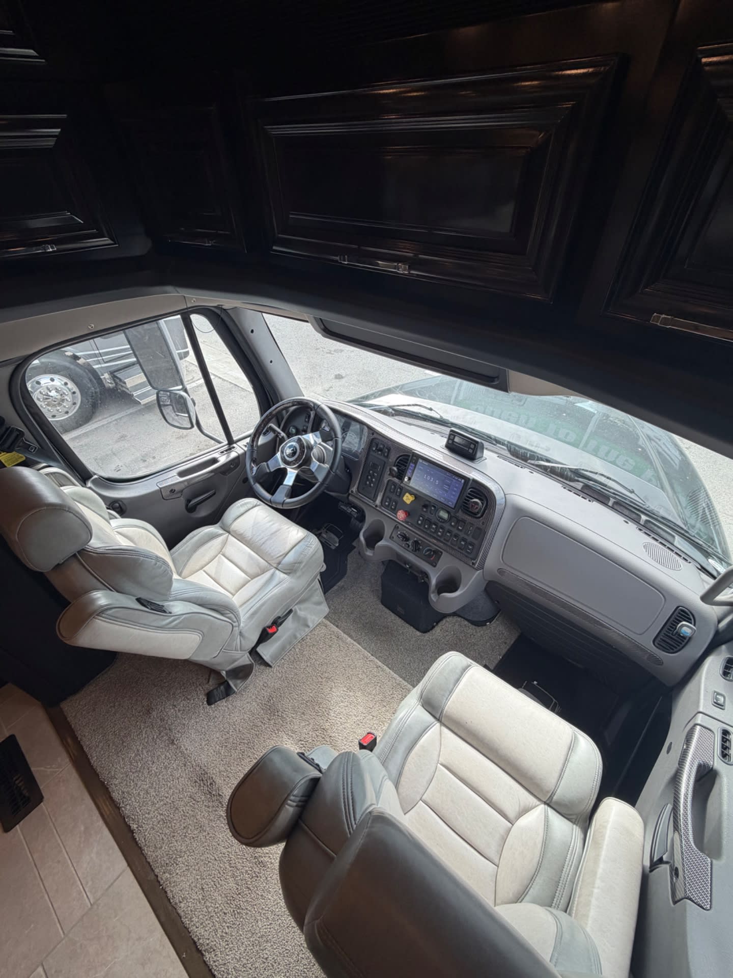 2023 Supreme Aire 4575 - Interior view 2