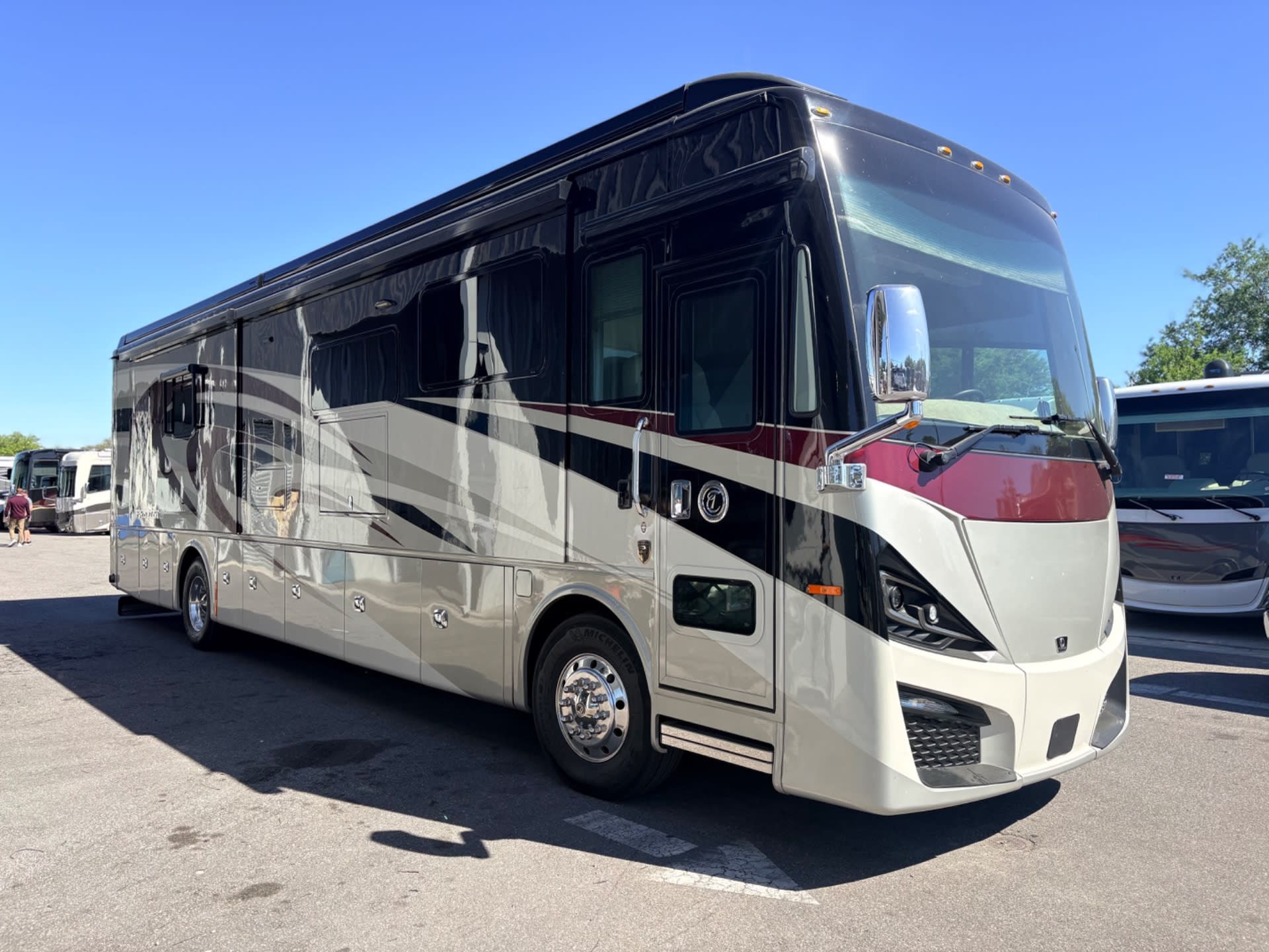 2022 Tiffin Phaeton 40 IH