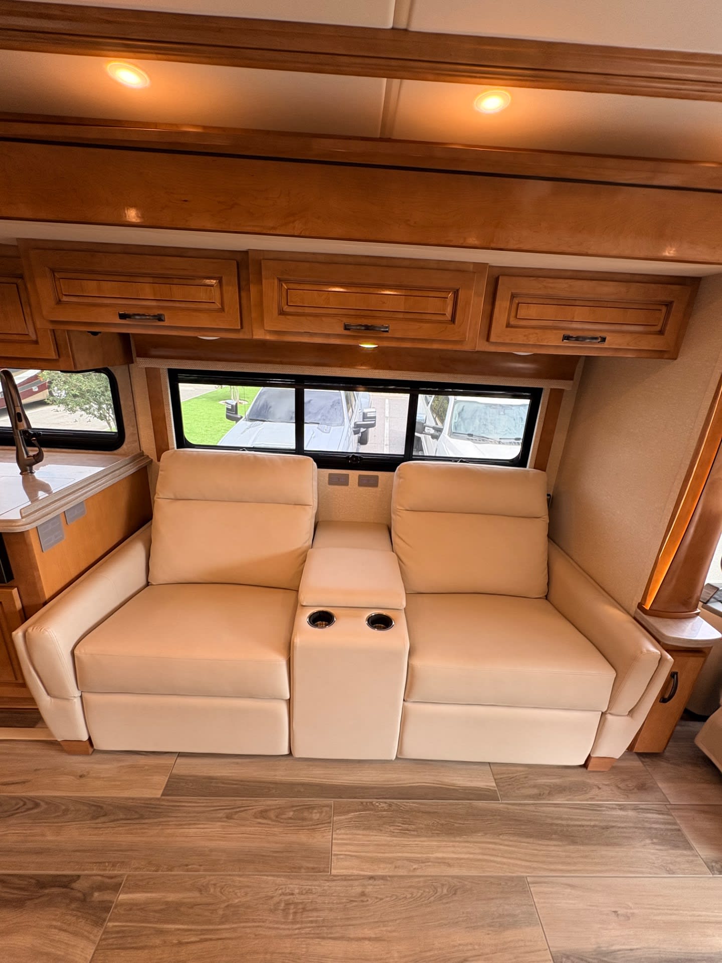 2023 Newmar Dutch Star 4370 - Interior view 2