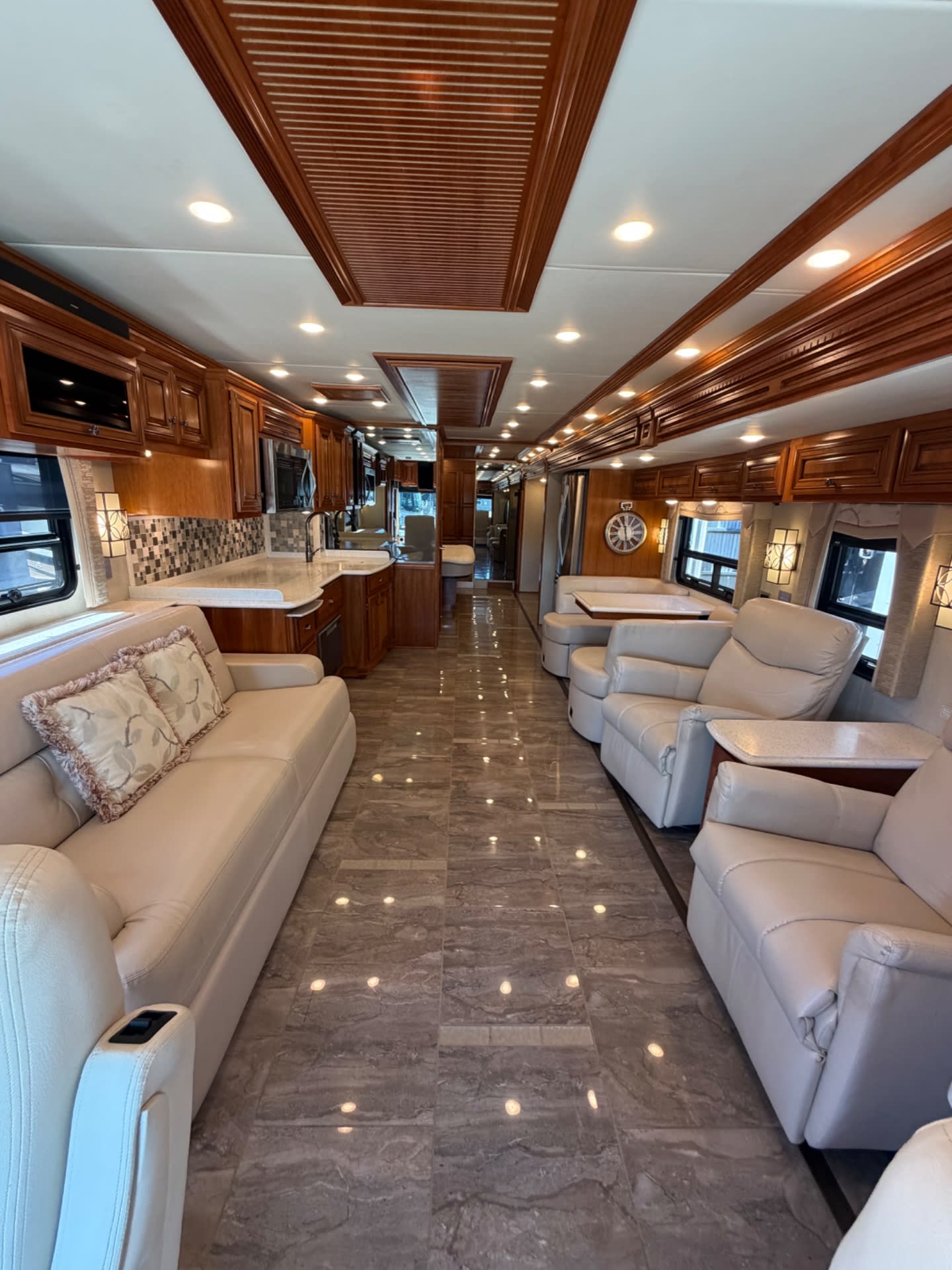 2018 Newmar Dutch Star 4369 - Interior view