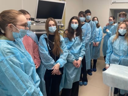 «Ак халатлы фәрештәләр — Ангелы в белых халатах»