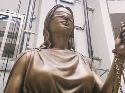 Дело о падении светофора на пешеходов в Казани передали в суд