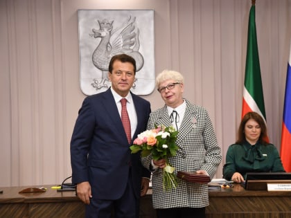 Ильсур Метшин вручил казанцам республиканские и городские награды