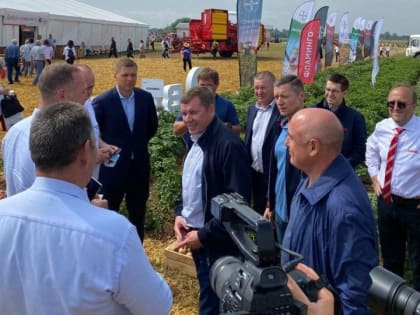 Делегация Татарстана посетила День картофельного поля, который проходит в Подмосковье