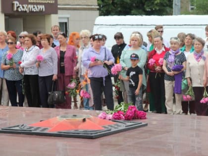 Менделеевцы почтили память солдат ВОВ в День памяти и скорби