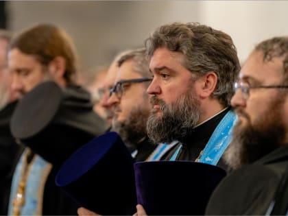 Челнинцы приняли участие в богослужении и крестном ходе в городе Казани