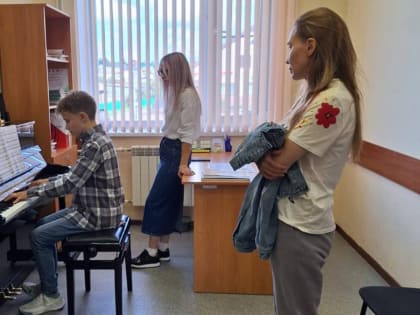 Гости из столицы посетили детскую школу искусств в Сабинске