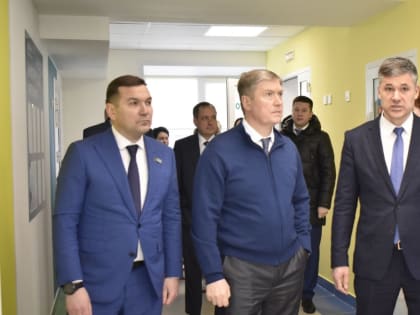 С рабочим визитом в район прибыли первый заместитель премьер-министра РТ Рустам Нигматуллин, начальник управления "АК БАРС Банка" Зуфар Гараев, заместитель министра сельс