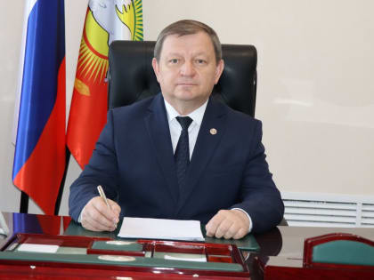 Дамир Ишкинеев поздравил нурлатских медработников с праздником