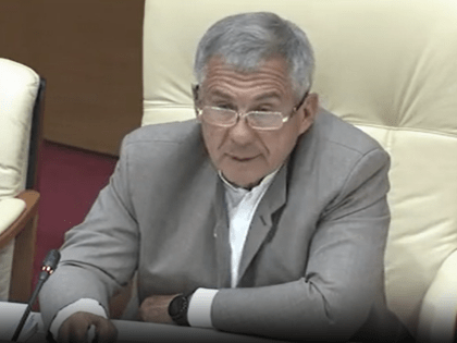 Минниханов поручил усилить контроль за поддержкой участников спецоперации