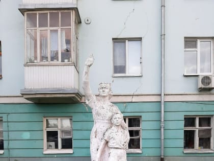 В Казани скульптуру «Остановим войну» исключили из списка памятников истории и культуры