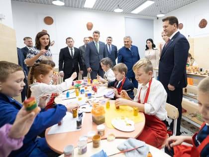 Рустам Минниханов и Ильсур Метшин посетили центр дополнительного образования «Сэяхэт»