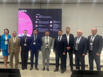 Рамис Гаптраисович встретился с китайской делегацией из компании «Чжухай Яньсюэтан Образовательные технологии»