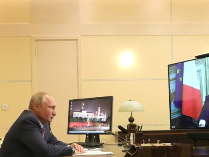 Путин провел двухчасовой телефонный разговор c президентом Франции