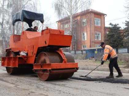 В этом сезоне планируется провести ямочный ремонт чистопольских дорог на площади около 3-х тысяч квадратных метров