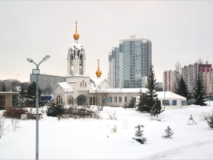 Епископ Набережночелнинский и Елабужский Гавриил совершил богослужение на приходе преподобного Серафима