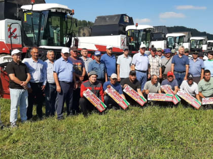 В Заинском районе состоялся парад комбайнов