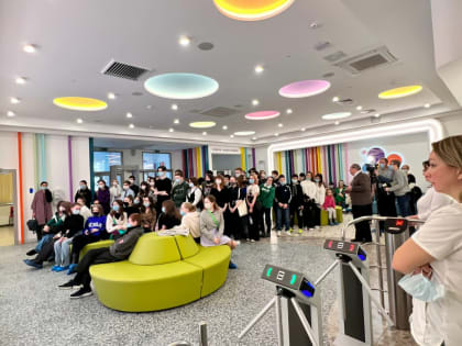 «Всегда хотела стать врачом»: татарстанские школьники побывали в больницах республики