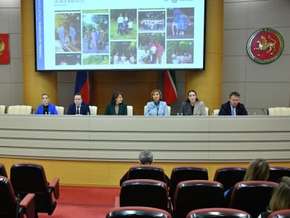 Управляющий Отделением СФР по Республике Татарстан на брифинге рассказал о мерах поддержки семей с детьми