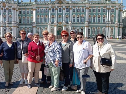 Участницы нурлатского Центра активного долголетия и здоровья совершают экскурсию в Санкт-Петербург