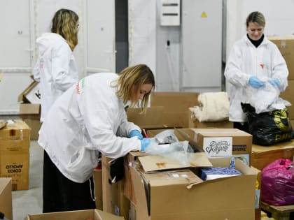 В Советском районе волонтерам помогли создать цех по пошиву спецодежды для бойцов СВО