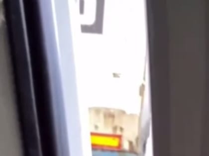 Автобус до казанского ЖК ехал с открытой дверью