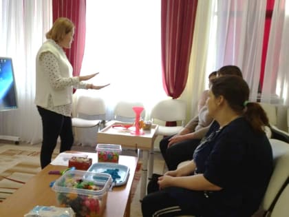 В центре «Возрождение» состоялся родительский всеобуч