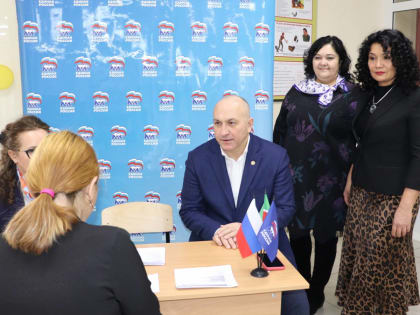 В Азнакаево в рамках партпроекта «Моя карьера с Единой Россией» открыли два центра карьерного развития