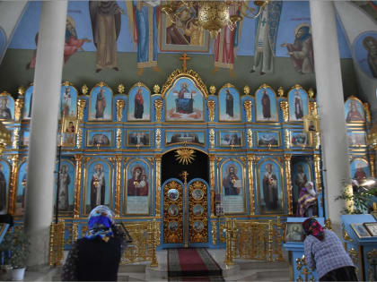 Епископ Набережночелнинский и Елабужский отслужил Литургию в елабужском Казанско-Богородицком монастыре