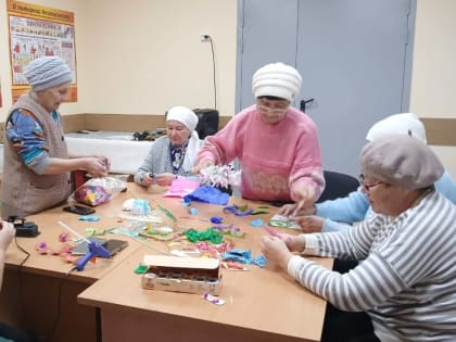 Творческая мастерская для пожилых в Изминском