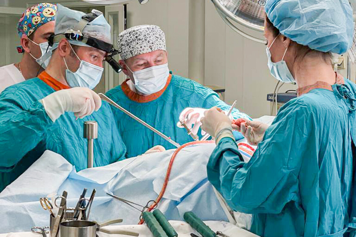 нейрохирург ркб. нейрохирургии ркб казань отделение 1. нейрохирурги йошкар-ола республиканская. ркб казань нейрохирургия врачи. нейрохирургическая операция на позвоночнике.