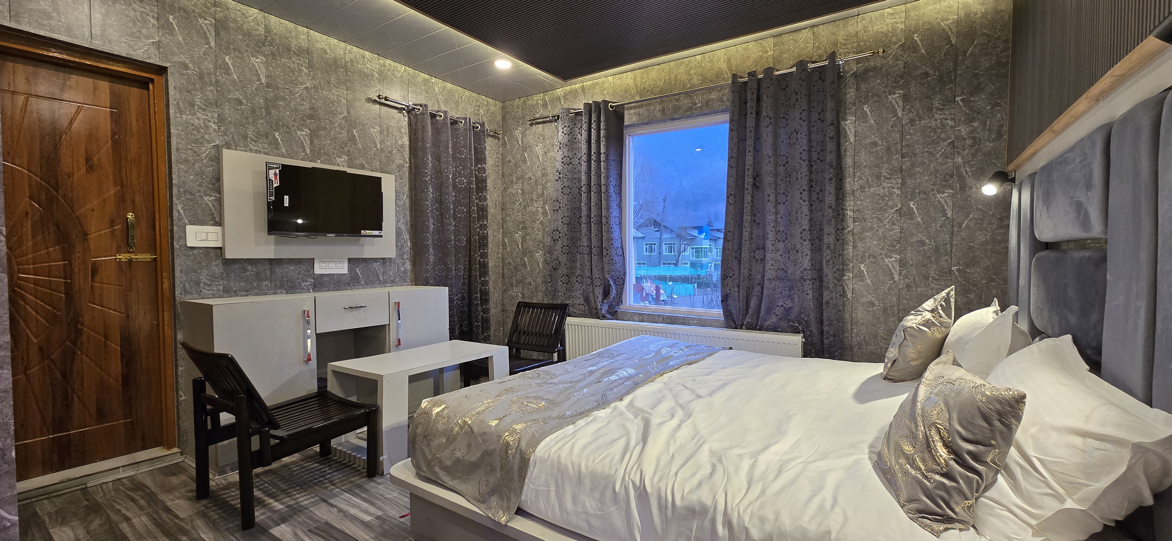 Executive Garden Suite