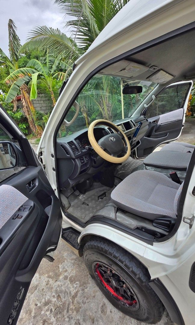 Toyota Hiace photo 10