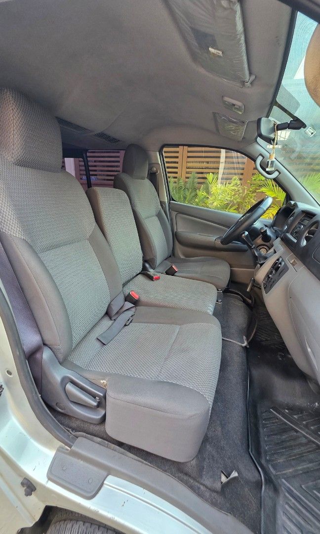 Nissan Nv350 photo 2