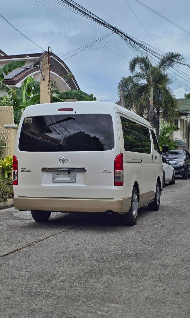 Toyota Grandia photo 2