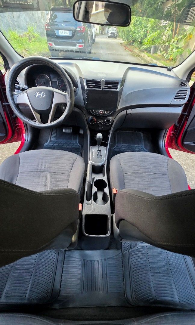Hyundai Accent photo 2