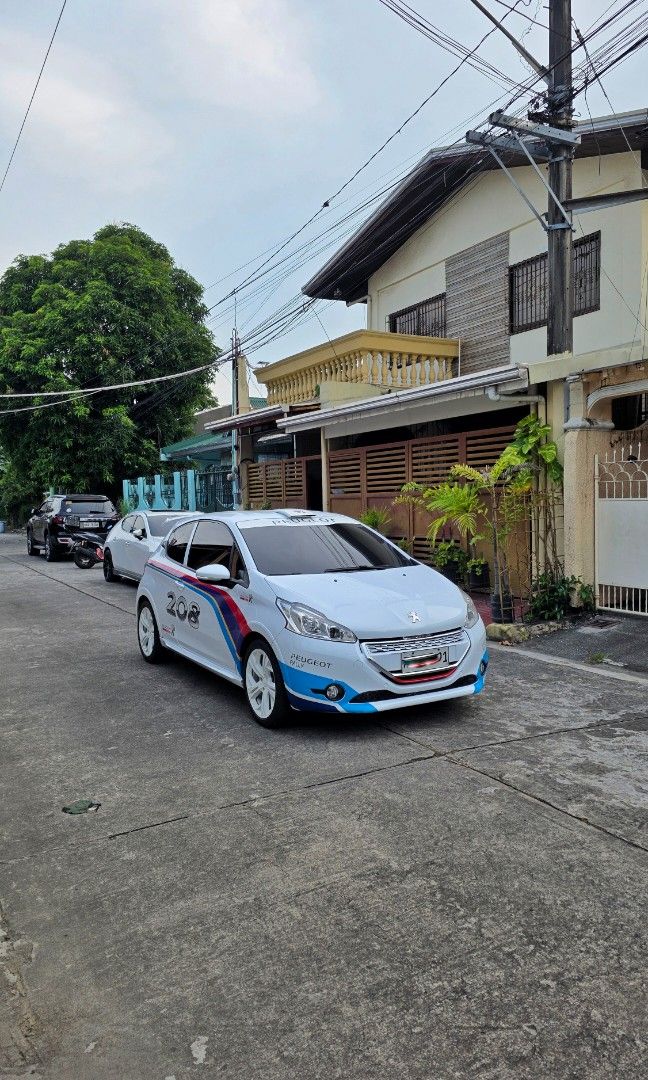 Peugeot 208 photo 3