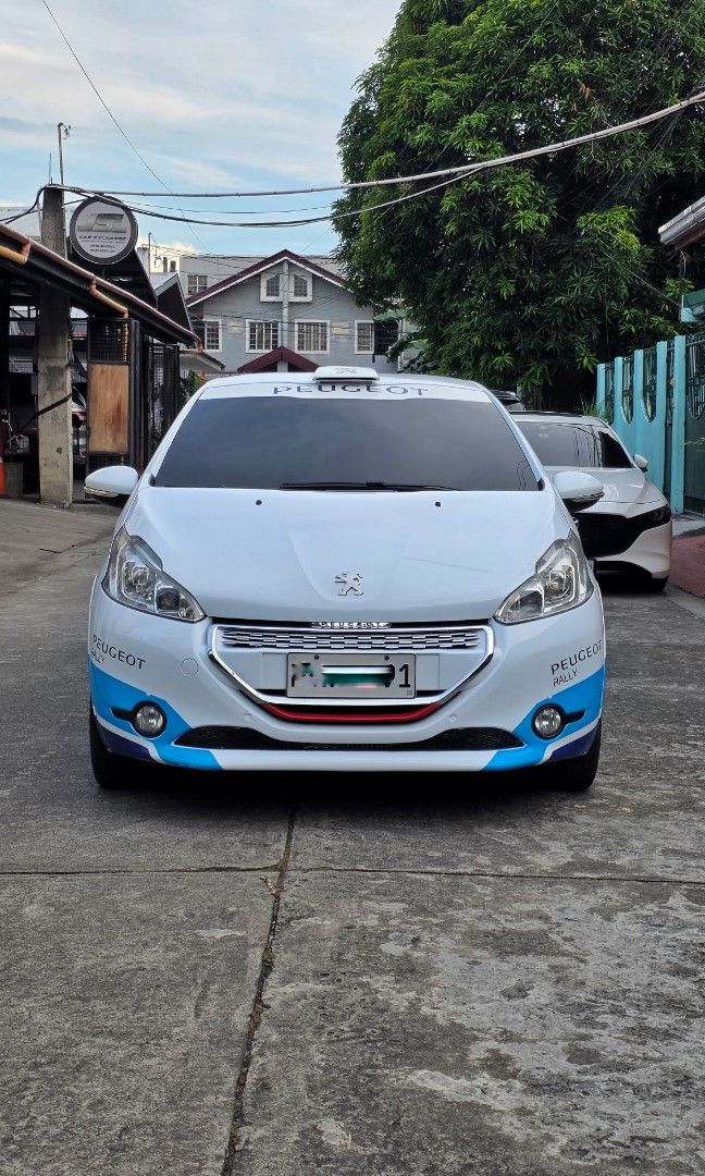 Peugeot 208 photo 5