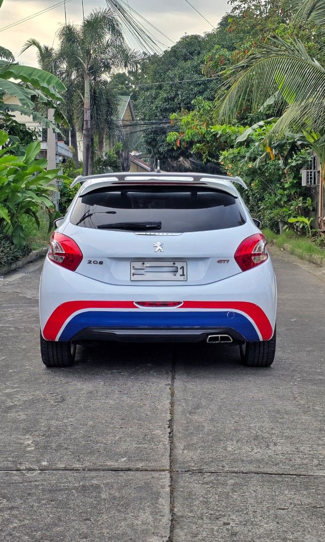 Peugeot 208 photo 7