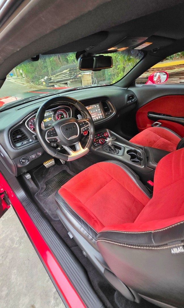 Dodge Challenger photo 3