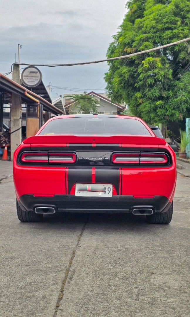 Dodge Challenger photo 7