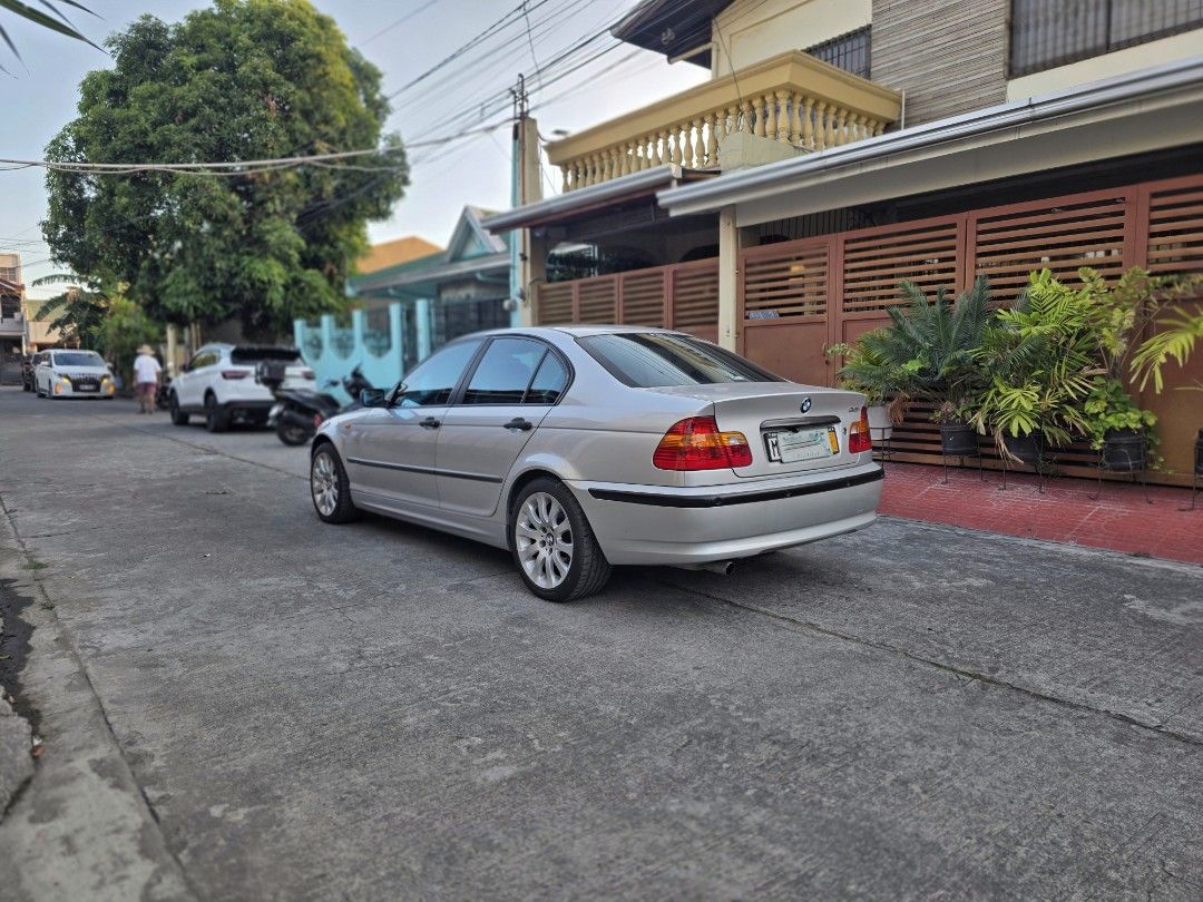 BMW 318i photo 2