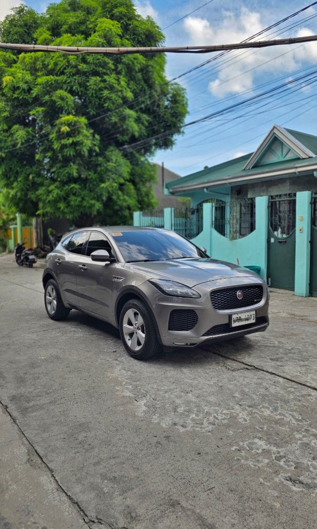 Jaguar E-Pace photo 4