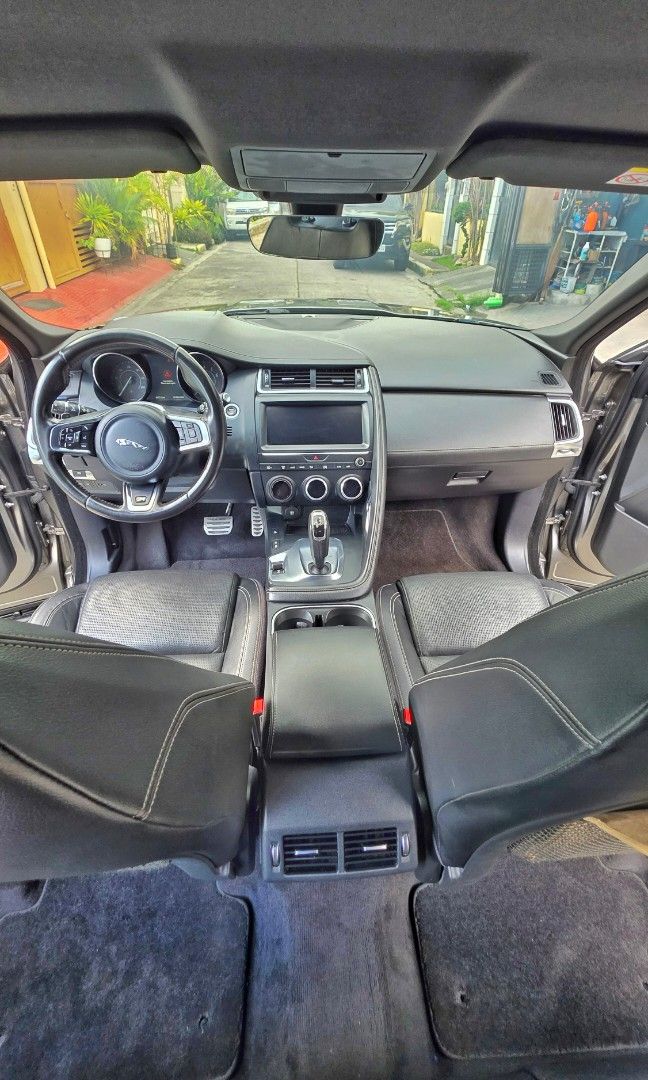 Jaguar E-Pace photo 5