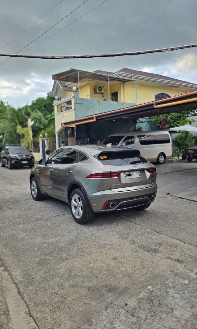 Jaguar E-Pace photo 8