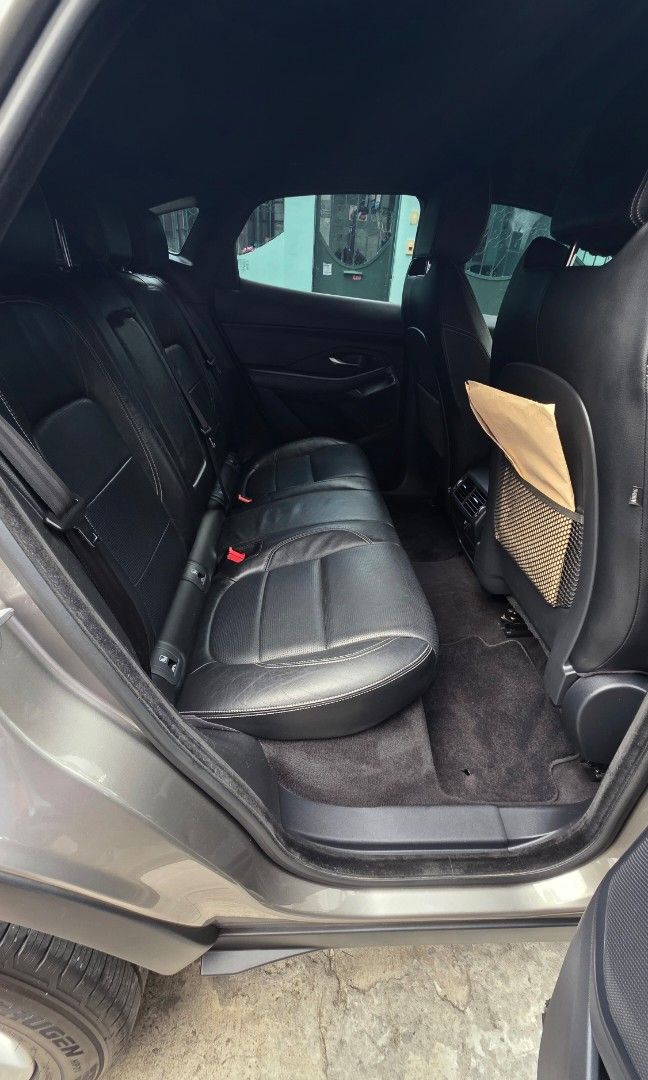 Jaguar E-Pace photo 9